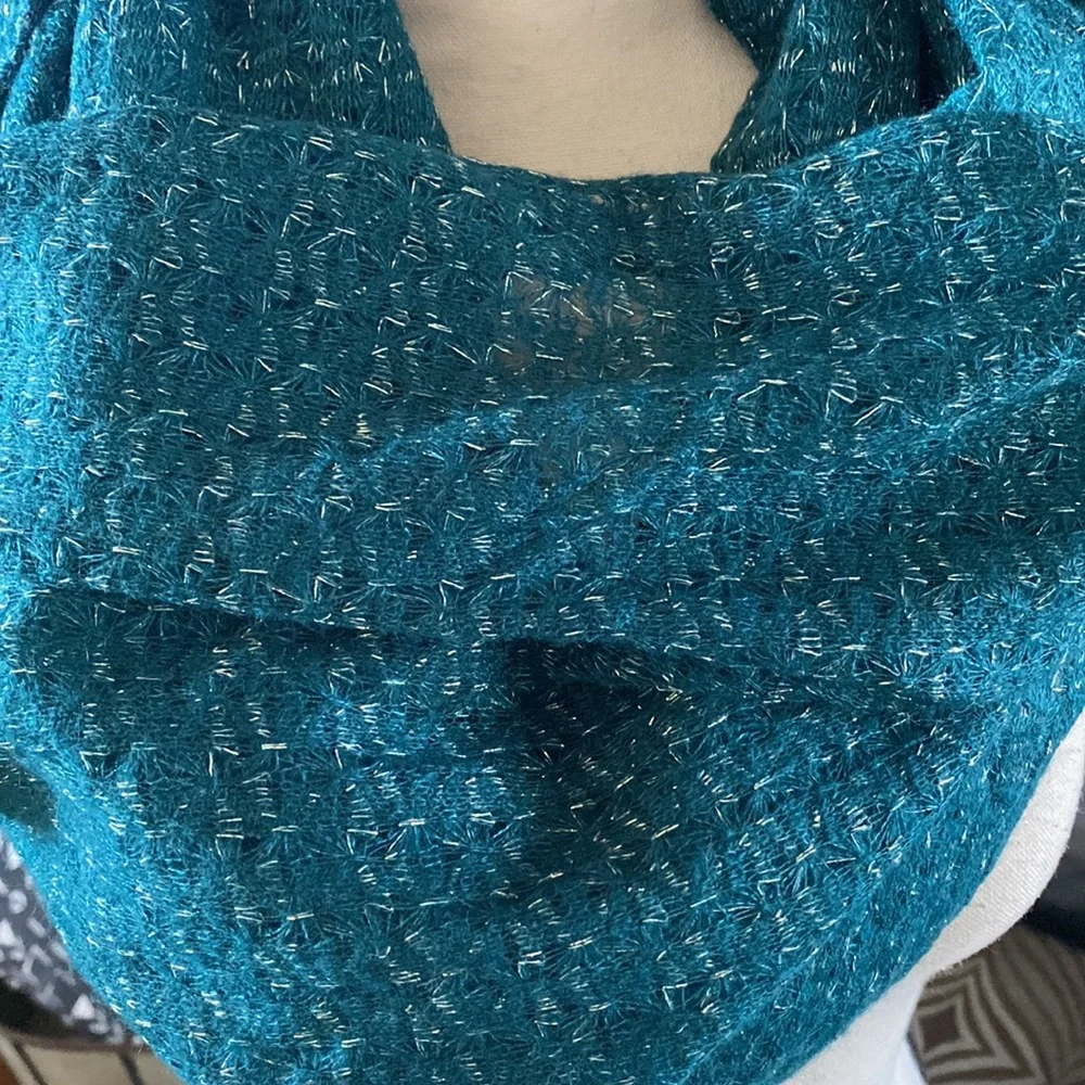 Infinity Scarf - Picture 4 of 9